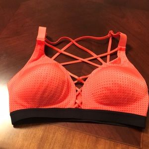 32D Vs sport bra